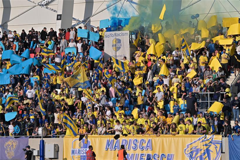 Der Merscher Fanblock sorgte am Freitagabend ordentlich für Stimmung
