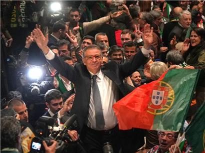 Antonio Jose Seguro jubelt nach Sieg über Rechtspopulist Ventura bei portugiesischen Präsidentschaftswahlen zweite Runde