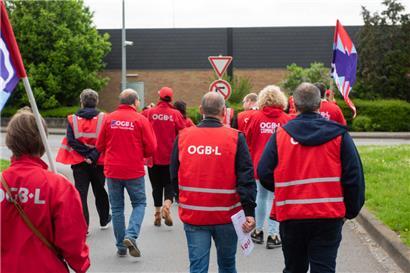 Der OGBL hat am Dienstagmorgen vor dem Cactus in Bascharage protestiert
