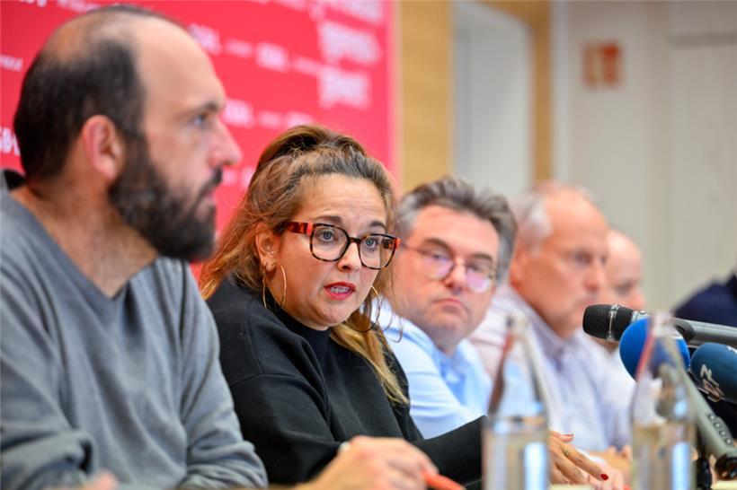 Der OGBL sei bereit, sich zu wehren, kündigt Präsidentin Nora Back auf der Pressekonferenz des Nationalkomitees an
