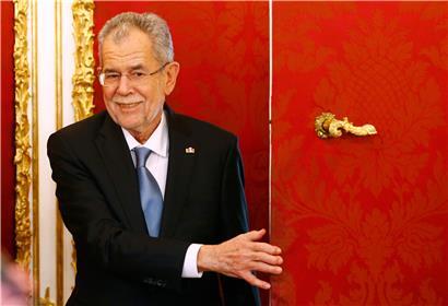 Der Oberbefehlshaber des Bundesheeres, Präsident Alexander Van der Bellen, bat seinen Verteidigungsminister zum Rapport in die Hofburg
