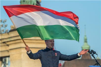 Peter Magyar, Oppositionsführer der Tisza-Partei, spricht bei Wahlkampfveranstaltung in Ungarn vor Umfragen zur Regierungsführung