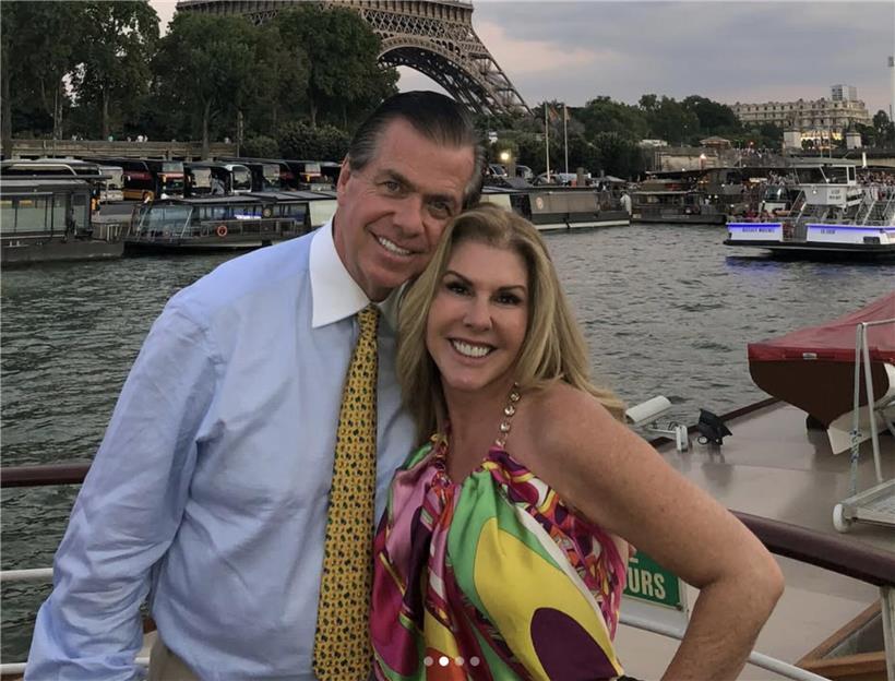 Orthopäde Stephen O’Brien mit Ehefrau Stacey Feinberg vor acht Jahren in Paris, Paarfoto Outdoor, Arzt und Partnerin