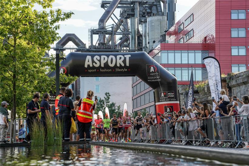 Der Parcours schlängelte sich durch eine moderne und industrielle Kulisse
