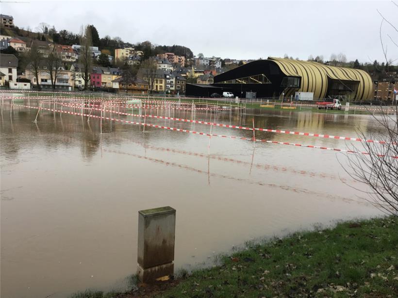 Der Parking Deich und die Cyclocross-Strecke in Ettelbruck sind zum Teil überschwemmt
