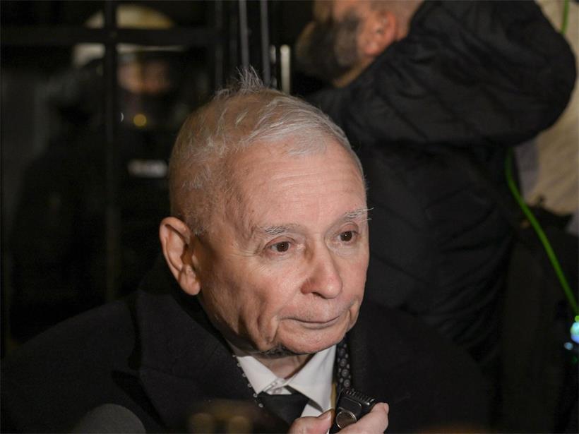 Streit um Verfassungsgericht in Polen eskaliert Der PiS-Vorsitzende Jarosław Kaczyński war vor Ort