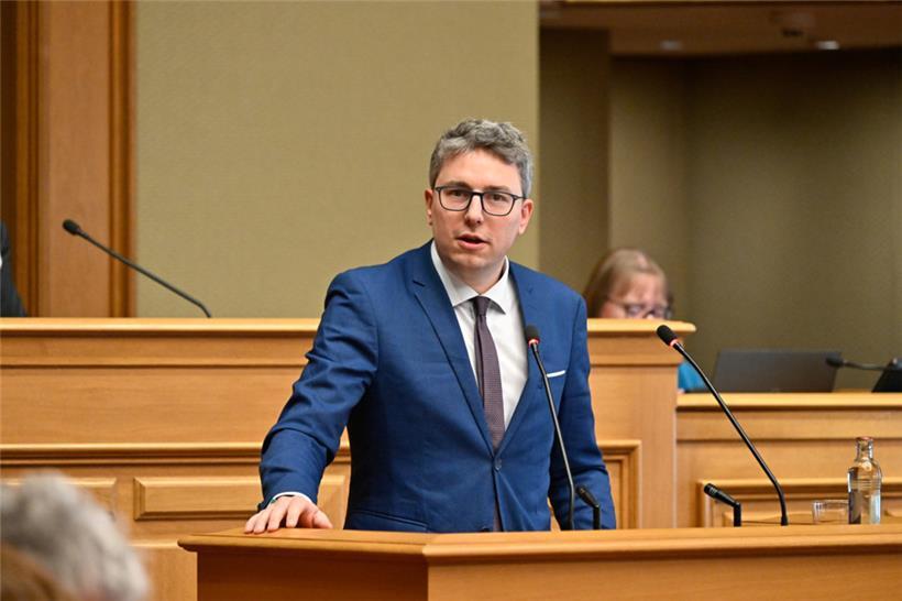 Der Piraten-Abgeordnete Sven Clement und der Minister für den öffentlichen Dienst, Serge Wilmes, gerieten vor kurzem in der Chamber aneinander
