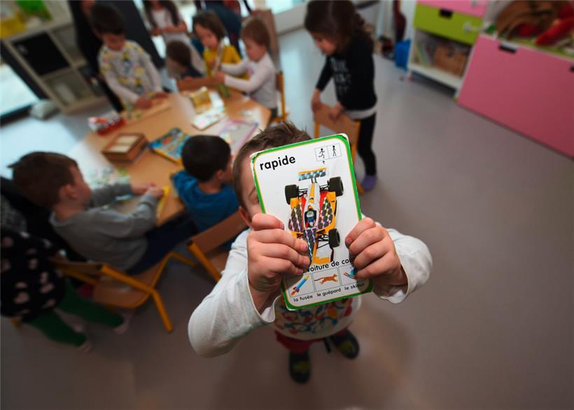 Der Platzmangel in Betreuungseinrichtungen bringt so manche Eltern zum Verzweifeln
