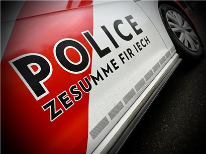 Polizeieinsatz wegen mutmaßlicher Drogenverkäufe in Lokal mit Durchsuchung und Kontrolle