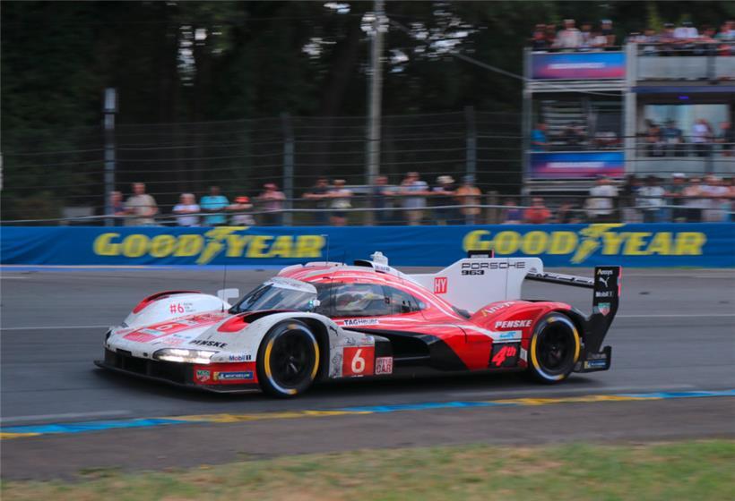 Der Porsche Nr:6 von Estre/Vanthoor/Campbell konnte als einziger den Ferrari Par...