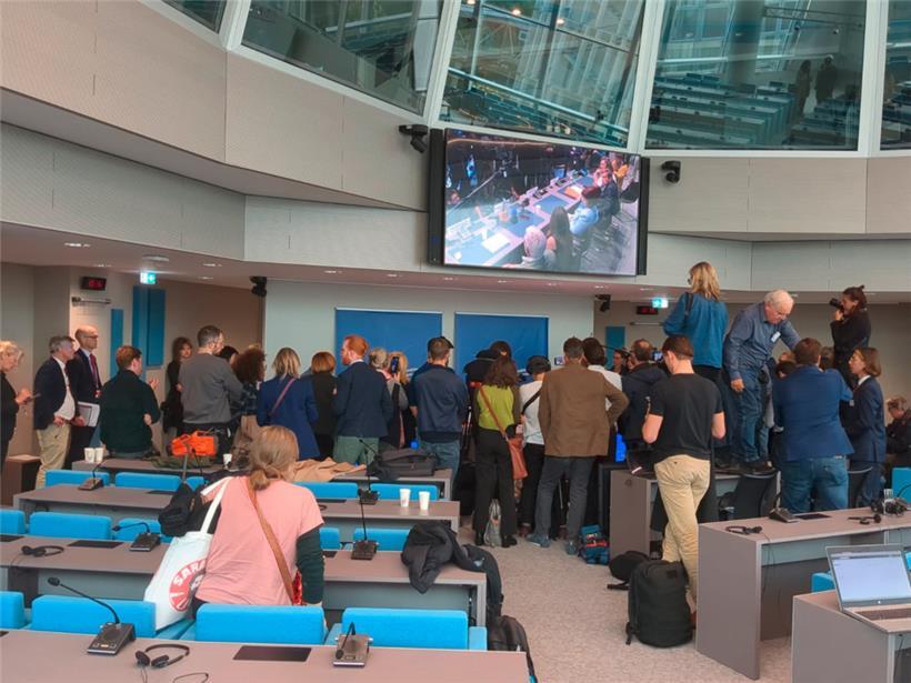 Der Presseandrang am Dienstagmorgen in Straßburg beim ersten öffentlichen Auftri...