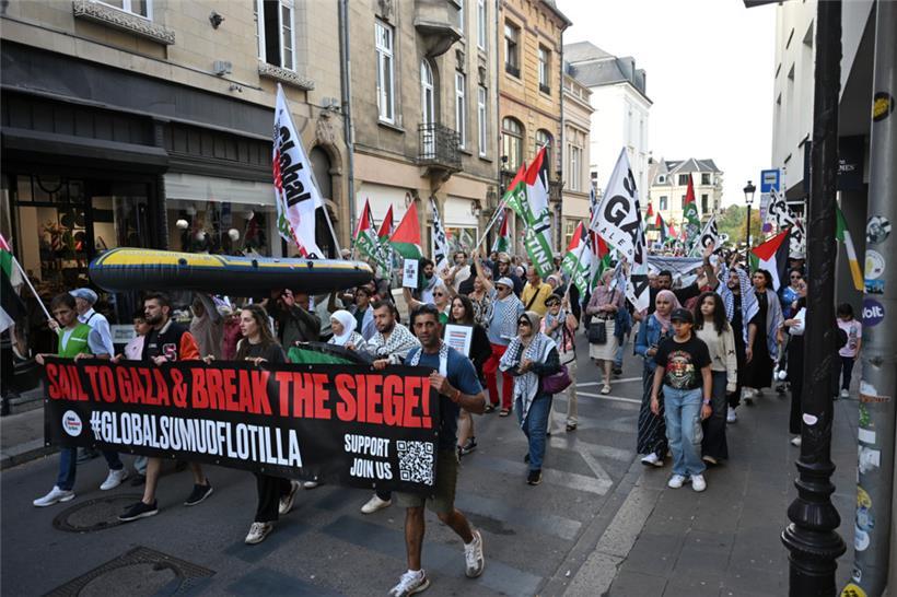 Der Protestzug am Samstag lenkte besondere Aufmerksamkeit auf die „Global Sumud Flotilla“
