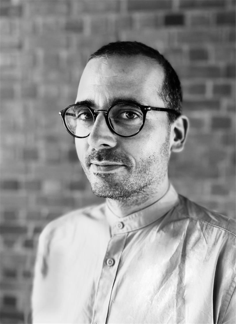 Der Regisseur Eric Lamhène
