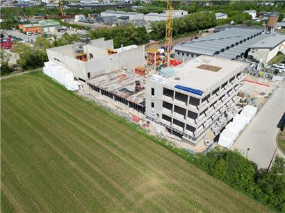 Der Rohbau für die neuen Schifflinger Gemeindeateliers steht
