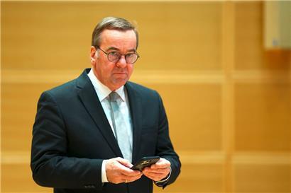 Der SPD-Verteidigungsminister Boris Pistorius schneidet in Umfragen nicht nur besser als Kanzler Olaf Scholz, sondern auch als CDU-Chef Friedrich Merz ab
