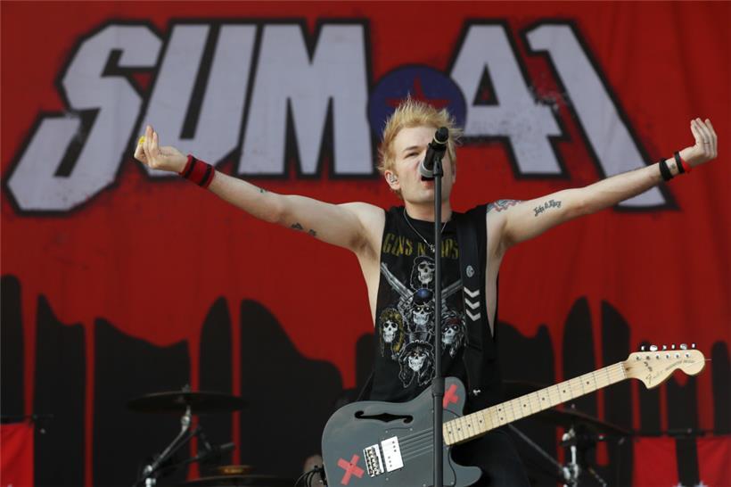 Der Sänger der kanadischen Punkrockband Sum 41, Deryck Whibley, beim Musikfestival „Rock im Park“
