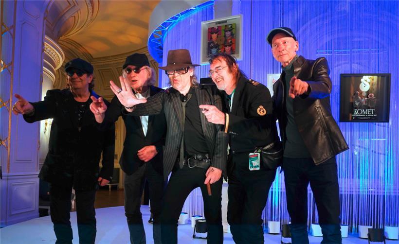 Der Sänger und Musiker Udo Lindenberg (M.) mit Mitgliedern seines Panikorchesters – Jean-Jacques Kravetz, Steffi Stephan, Hannes Bauer und Hendrik Schaper (von links)
