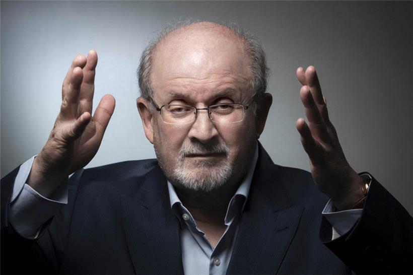 Der Schriftsteller Salman Rushdie ist bei einem Auftritt im US-Bundesstaat New York angegriffen und am Hals verletzt worden
