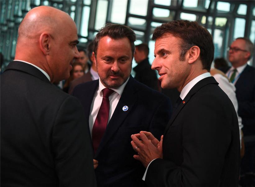 Der Schweizer Bundespräsident Alain Berset, der Luxemburger Premierminister Xavier Bettel und der französische Präsident Emmanuel Macron auf dem Gipfeltreffen in Reykjavik am 17. Mai
