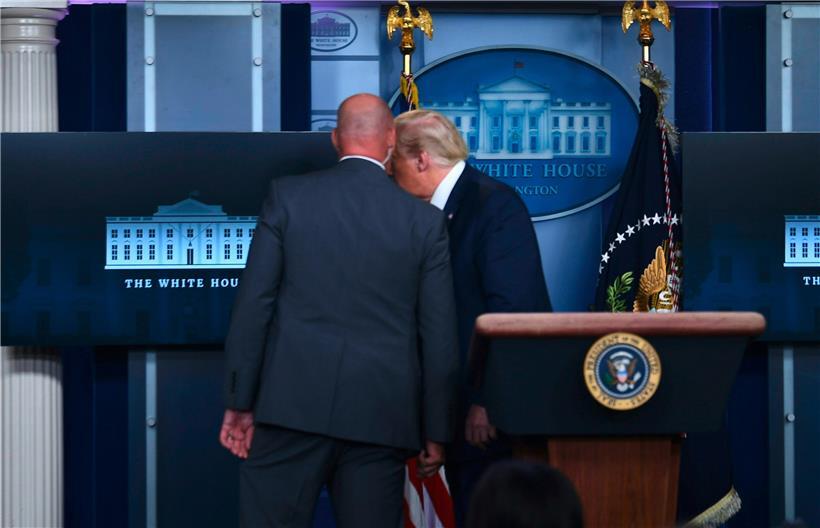 Der Secret Service informiert Trump über den Vorfall vor dem Weißen Haus
