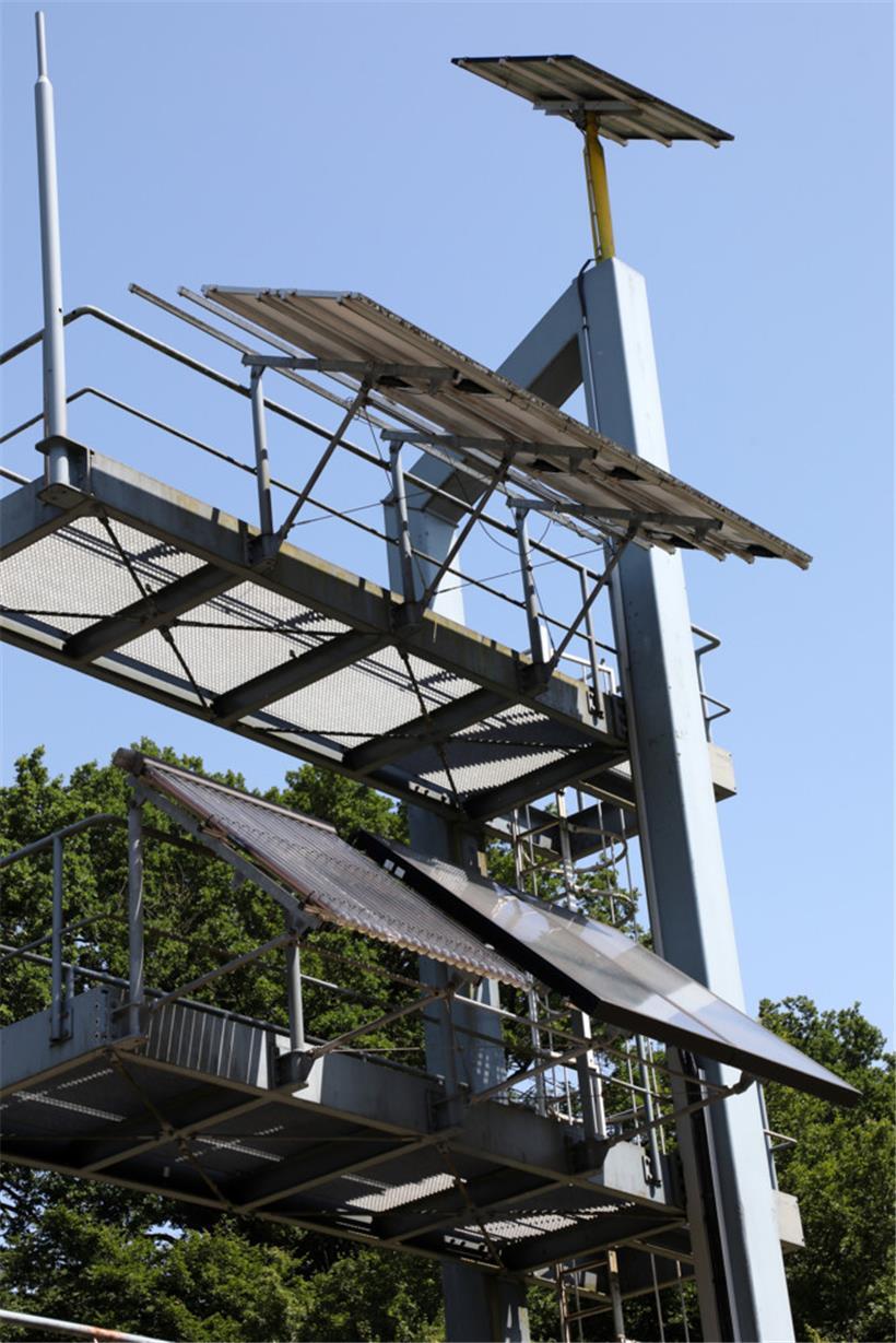 Der „Solarturm“ ist die Basis des Solar-Labos, das am „Lycée des arts et métiers“ (LAM) schon in den neunziger Jahren entwickelt wurde und heute am „Réidener Lycée“ angegliedert ist
