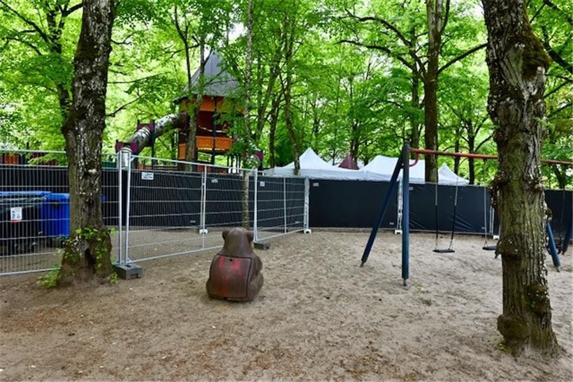 Der Spielplatz ist bereits abgesperrt