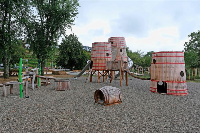Der Spielplatz ist ebenfalls neu und liegt direkt neben der neuen Anlegestelle