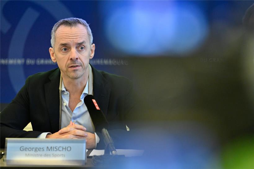 Der Sportminister wird in den kommenden Tagen auf Fragen bezüglich des Frauensports reagieren müssen
