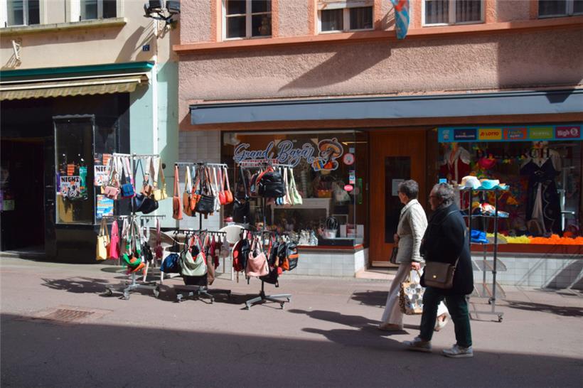 Der Staatsrat weist auf die Gefahr hin, dass die Liberalisierung der Öffnungszeiten den Wettbewerb zwischen kleinen und großen Akteuren verzerren könne
