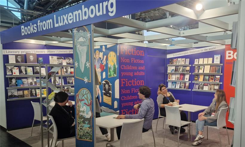Der Stand von kultur.lx steht in der Halle 3.1., direkt neben dem Schweizer Stand und den großen deutschen Verlagen – was vielleicht auch dazu führte, dass er bisweilen übersehen wurde
