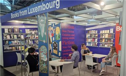 Der Stand von kultur.lx steht in der Halle 3.1., direkt neben dem Schweizer Stand und den großen deutschen Verlagen – was vielleicht auch dazu führte, dass er bisweilen übersehen wurde
