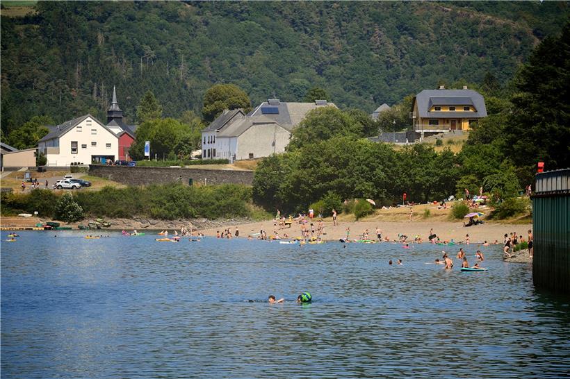 Der Stausee-Strand in Insenborn: Wer hier baden will, braucht in diesem Sommer eine Eintrittskarte
