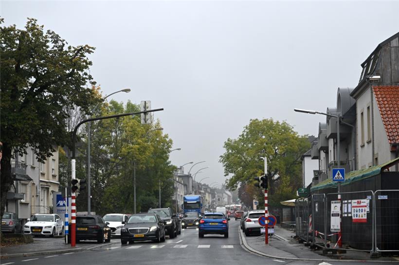 Der Stein des Anstoßes: Auf der avenue de Luxembourg in Bascharage herrscht imme...
