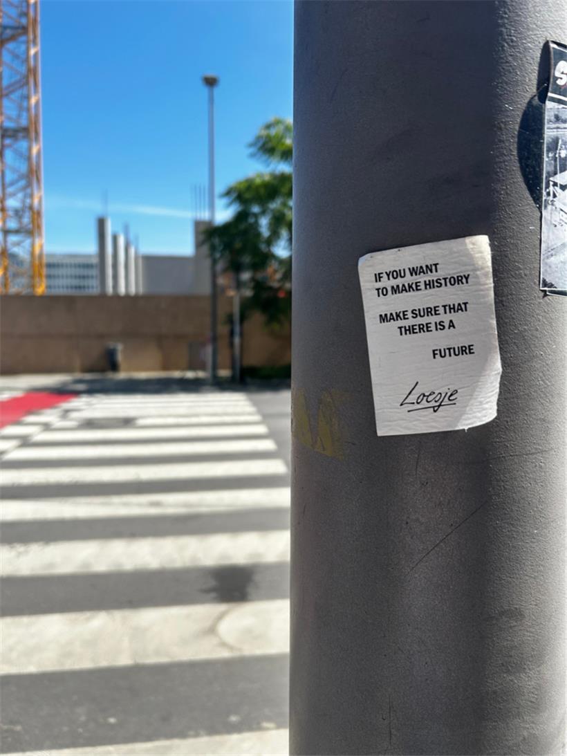 Der Sticker von Loesje, kurz bevor Elli ihn geklaut hat
