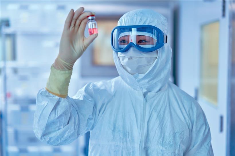 Der Stoff für diese Anzüge kommt aus Luxemburg. Der Chemieriese DuPont produziert am Standort Contern. 
