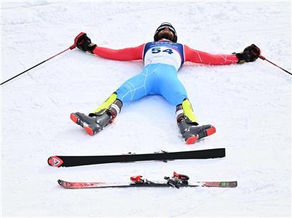 Matthieu Osch jubelt bei Olympia, Topshot von Fabrice Coffrini zeigt seine Freude über die Leistung