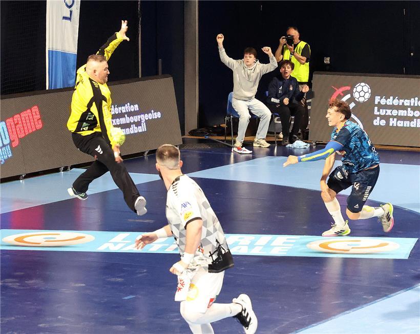 Der Torhüter hält den Pokalsieg in den Schlusssekunden fest