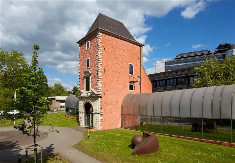 Der Turm des Berwart-Schlosses heute (Domaine Schlassgoart, 66, rue de Luxembourg)
