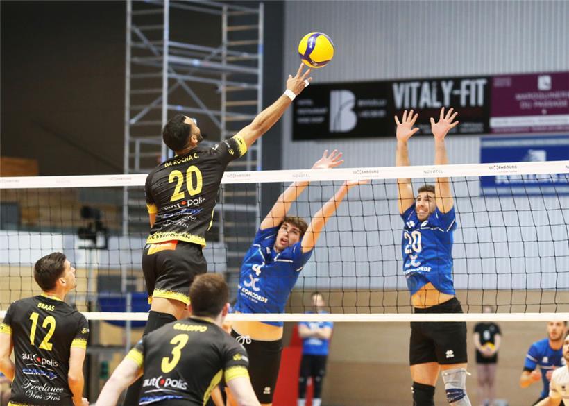 Der VC Strassen (in Shcwarz-Gelb) ließ im ersten Finalspiel gegen Bartringen nichts anbrennen
