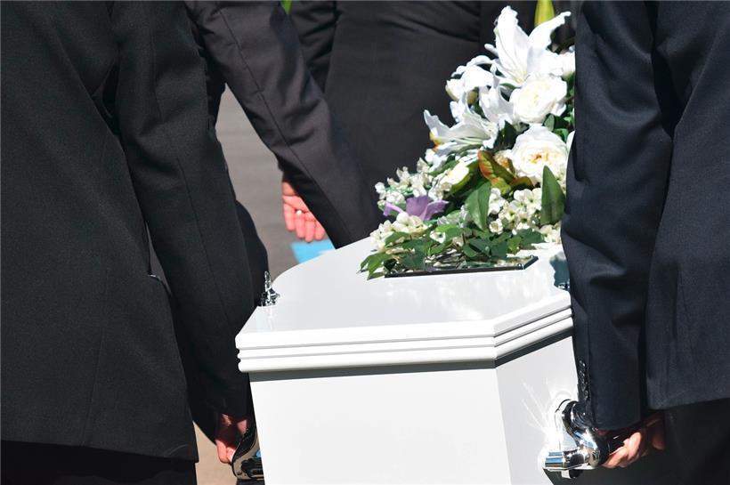 Der Verband der Bestattungs- und Kremationsunternehmen fordert die Regierung auf, ihre Haltung zu überdenken
