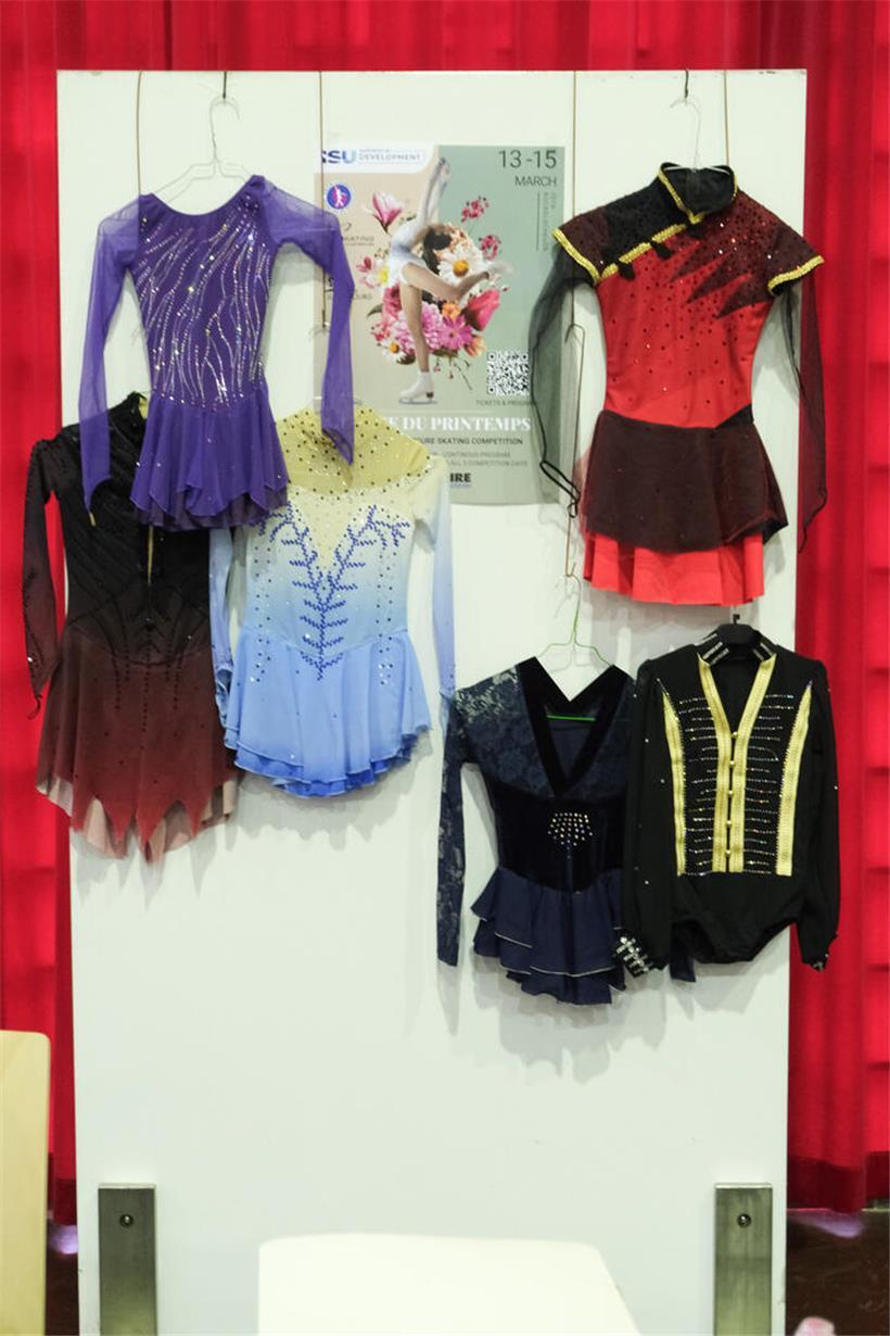 Mitglieder des Hiversport Patinage Luxembourg Vereins organisieren engagiert den Aktionstag mit rund 300 Teilnehmern