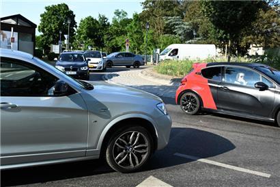 Der Verkehr am Kayler Kreisel sorgt bei manchen für angespannte Nerven
