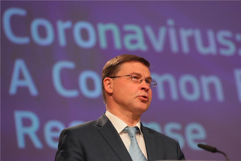 Der Vizepräsident der EU-Kommission Valdis Dombrovskis gab gestern in Brüssel Erklärungen zum verschärften Kontrollmechanismus für Corona-Impfstoffe
