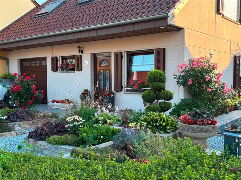 Der Vorgarten von Gilberte und René Hendel wurde mit viel Liebe vom Paar gestalt...