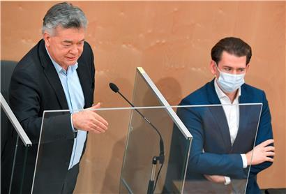 Der Vorsitzende der Grünen und österreichische Vizekanzler Werner Kogler (l.) und der ÖVP-Kanzler Sebastian Kurz
