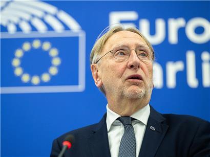 Bernd Lange, Vorsitzender Handelsausschuss EU-Parlament, kritisiert Zollabkommen zwischen EU und USA deutlich