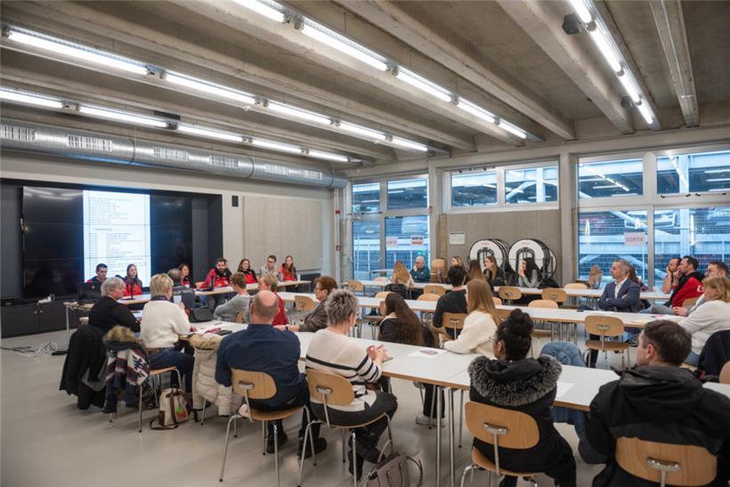 Der Vorstand des Klubs stellte während der Versammlung die Aktivitäten des vergangenen Jahres vor
