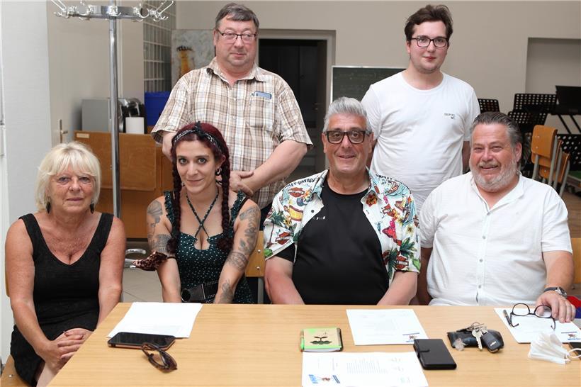 Der Vorstand mit Annette Blum, Deborah Planca, Dirigent Luigi Ascani, Marco Planca, Damien Ascani und Marc Kugener (v.l.n.r.) blickt mit Zuversicht in die Zukunft

