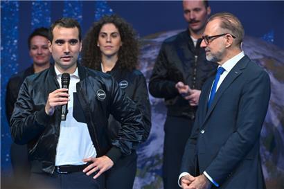 Der belgisch-luxemburgische Astronaut Raphaël Liégeois (links) ist zum Teil in Differdingen aufgewachsen
