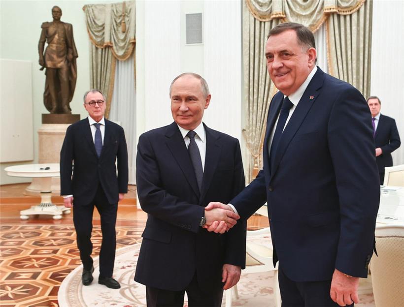 Der bosnische Serbenführer Milorad Dodik (r.) wurde diese Woche im Kreml empfangen
